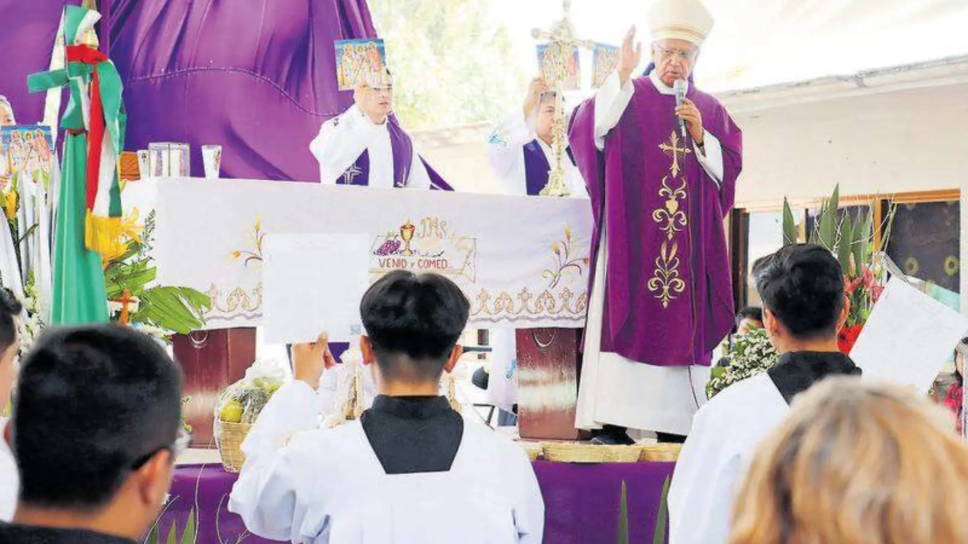 Obispo familias de Jesús Tepactepec 4